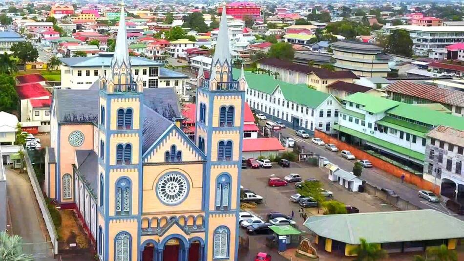 Paramaribo, capital de Surinam. Foto X @viajepatrimonio