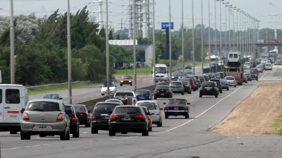 Peaje de Hudson camino a la Costa Atlántica. Foto: Telam.