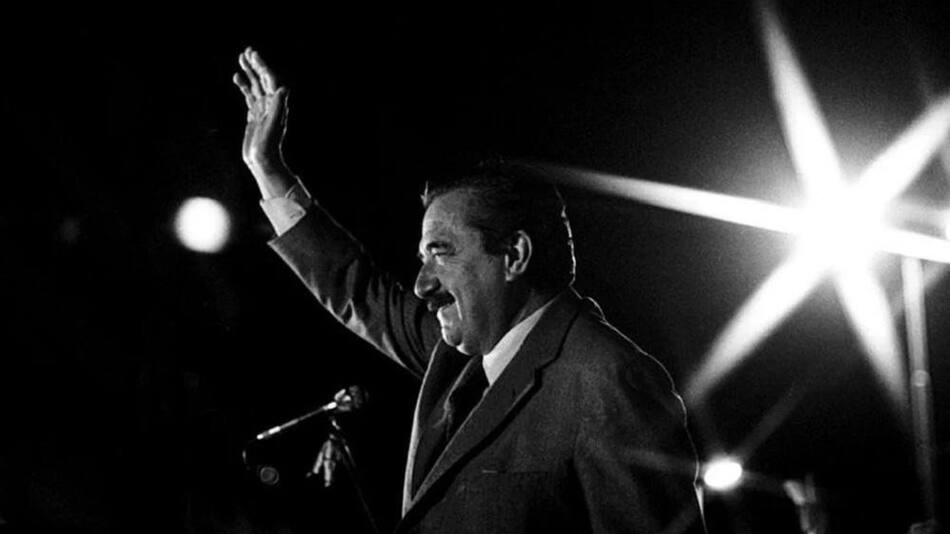 Raúl Alfonsín, Democracia, foto AGN