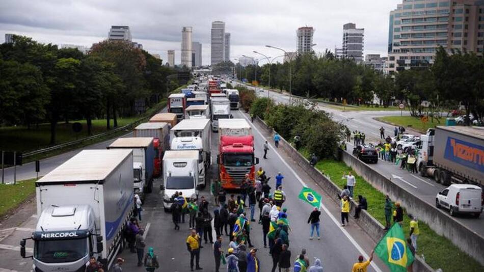 Bloqueos de camioneros en Brasil_Reuters